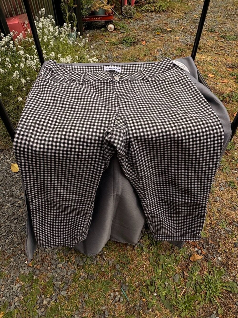Nygård, Black & White, Gingham, Cropped, Capri Pants – Size 16